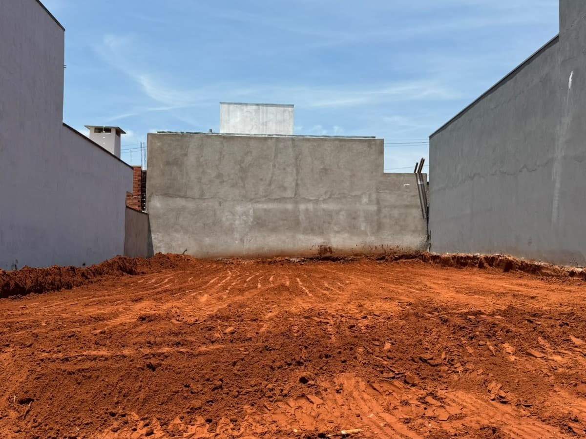 Lote urbano nivelado Lote urbano nivelado